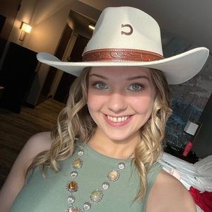 Meet your Posher, Brooklyn